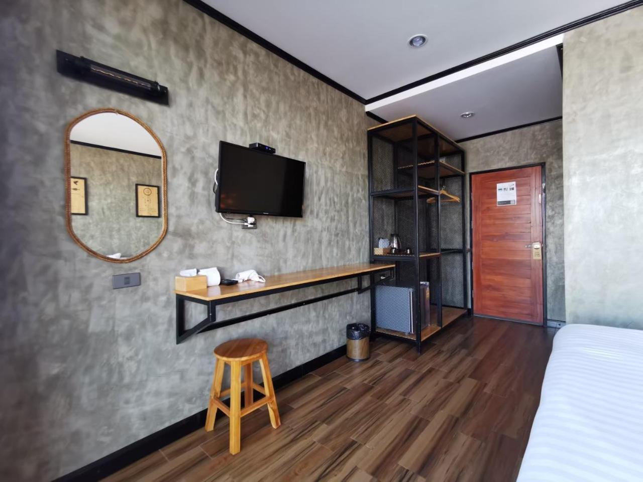 Lanta Chaolay Hostel Ko Lanta Buitenkant foto