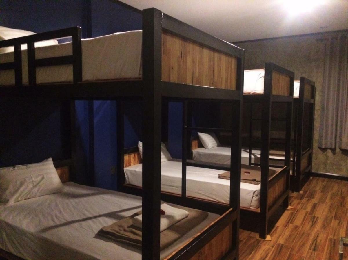 Lanta Chaolay Hostel Ko Lanta Buitenkant foto